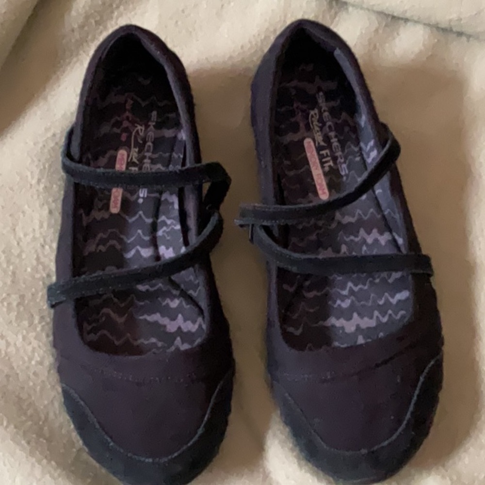 Skechers Relaxed Fit memory foam black 7.5 leather upper